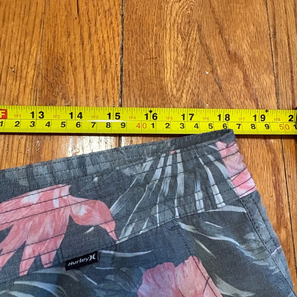 Hurley Mens 36 Board Shorts Gray Pink Floral Hibiscus Tropical Beach Swim Trunks - Picture 4 of 5